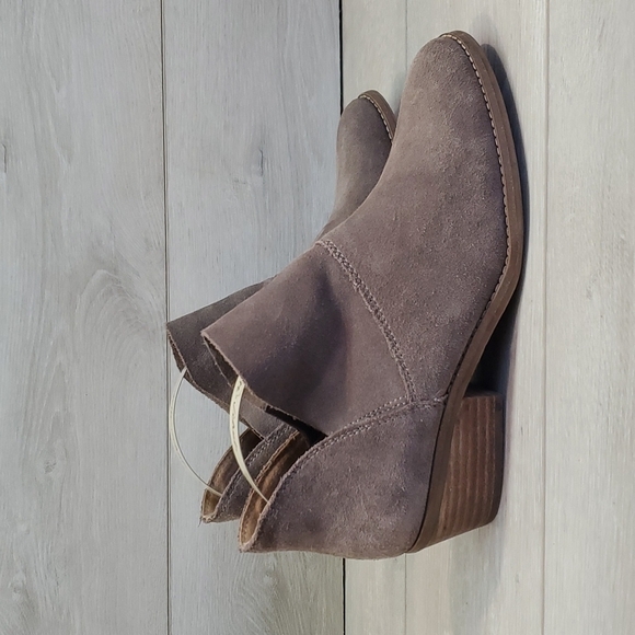 Lucky Brand "Like New"Fahmida Taupe/Fawn Ankle Suede Booties shoes sz 8.5 - Picture 3 of 14